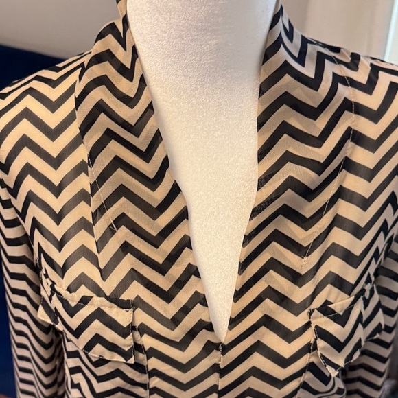 Chevron Patterned Lightweight Women's Top Camisole - Picture 5 of 15